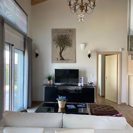 Ionian Heaven فيلة